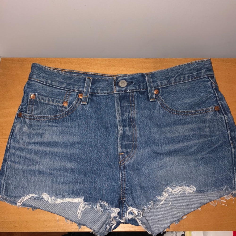 Levi’s 501 premium shorts W28
